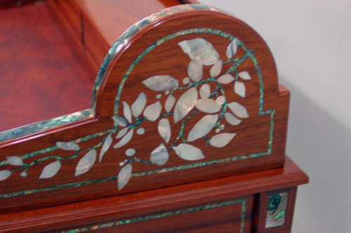 Roll top desk detail